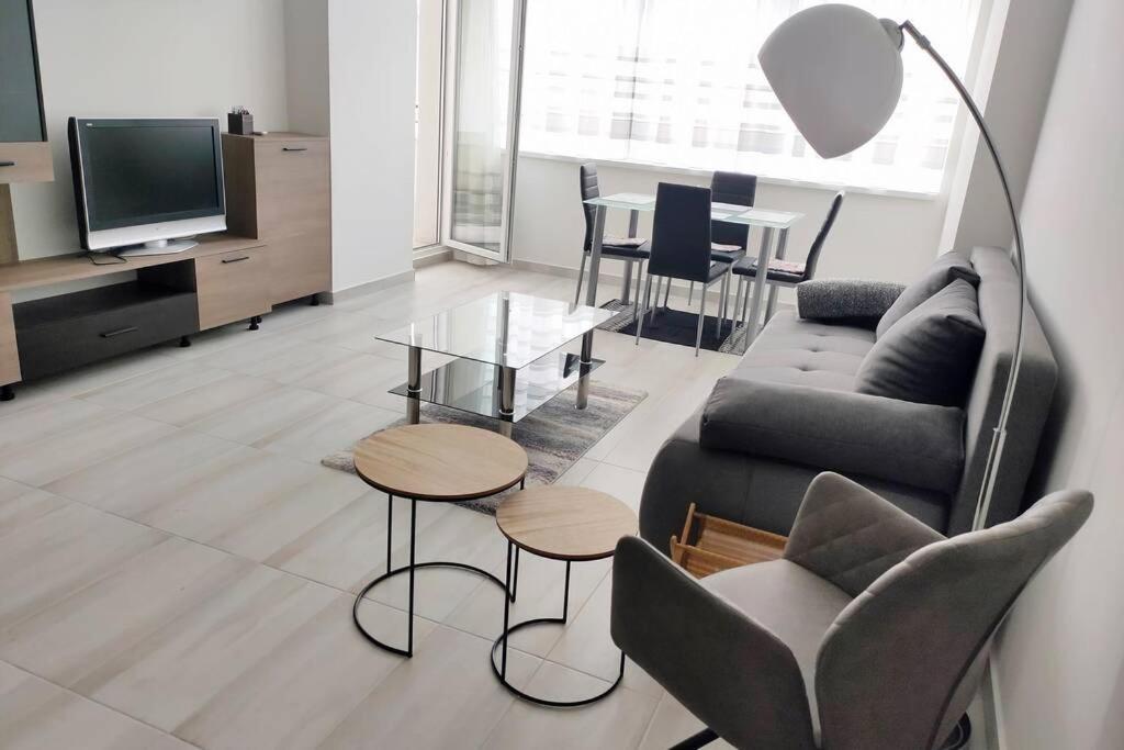 Plaza Apartman - City Center, Free Parking, Free Wifi Debreţin Exterior foto
